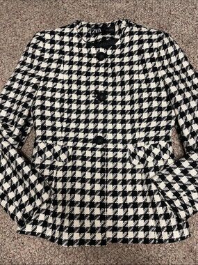 Zara houndstooth Black and White Checked Peplum Button Jacket- new